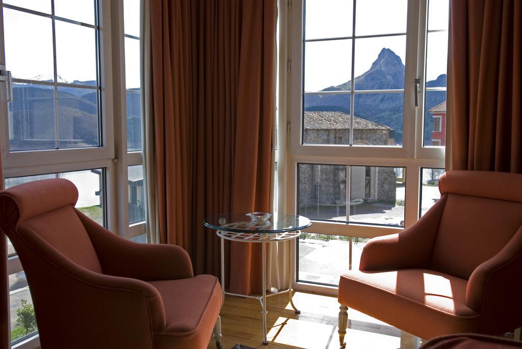 Hotel Presa Riaño Exteriör bild