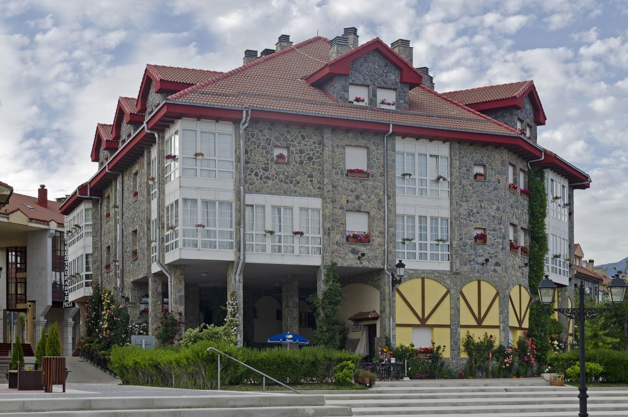 Hotel Presa Riaño Exteriör bild