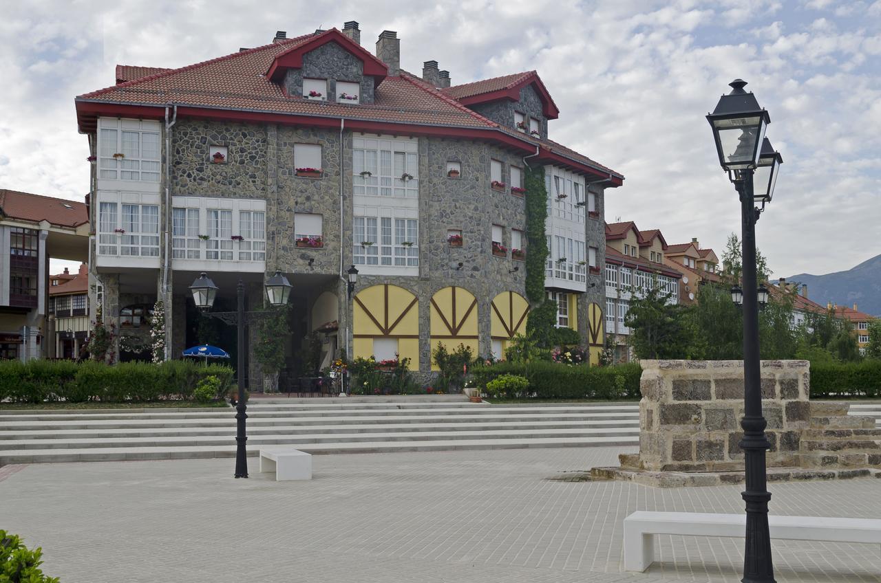 Hotel Presa Riaño Exteriör bild